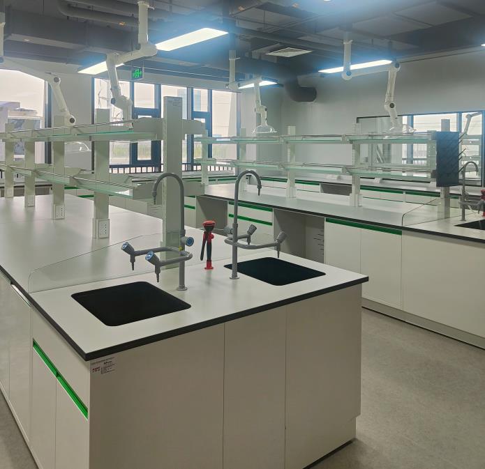 洁净工程实验室工程表现方面装修解析